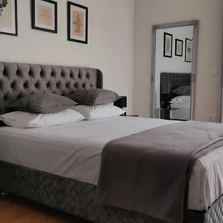 N&k Yellow Pearl Flat Apartment