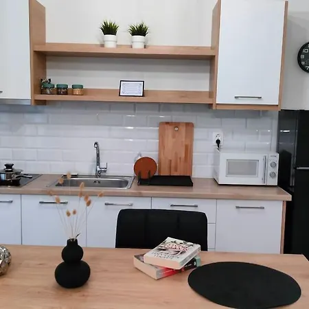 N&k Yellow Pearl Flat Apartment